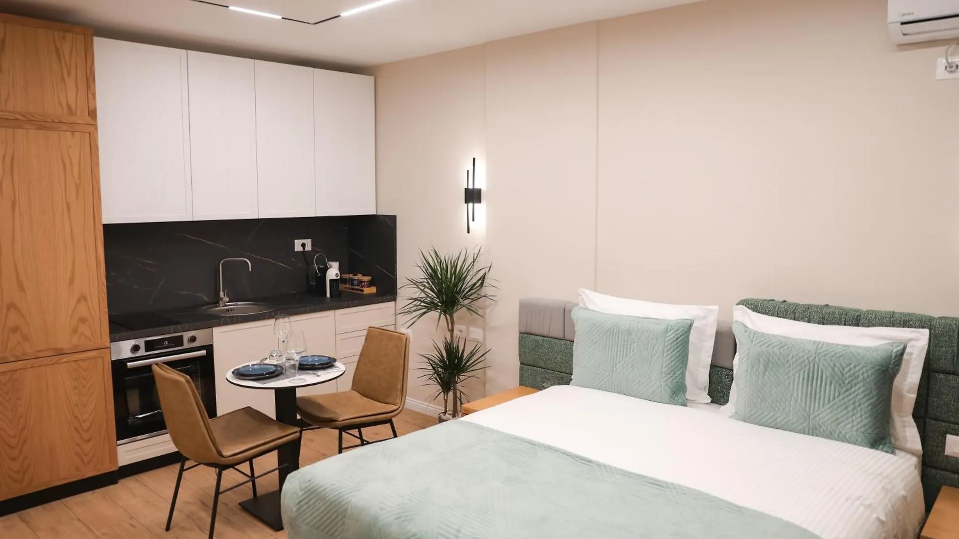 Eli Luxury Home Tirana 0*,