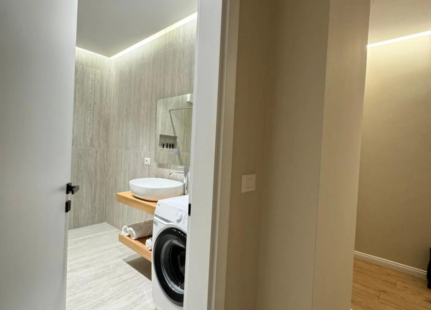 Eli Luxury Apartment