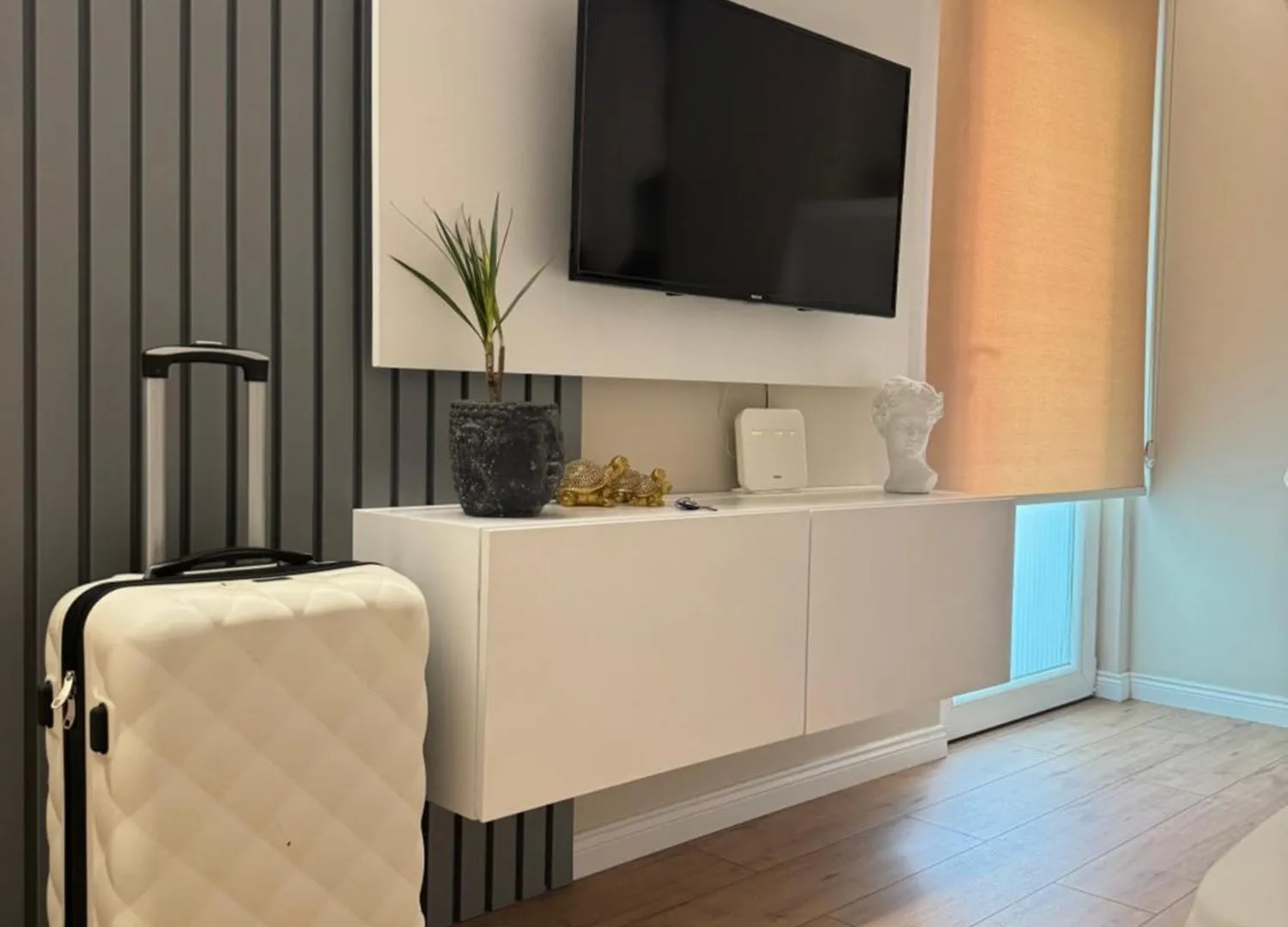Eli Luxury Home Tirana 0*,  Albania